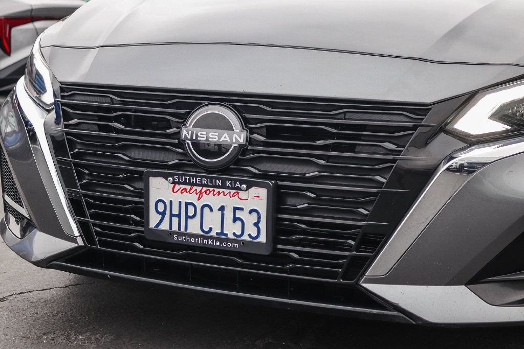 Used 2024 Nissan Altima 2.5 SV FWD image 9
