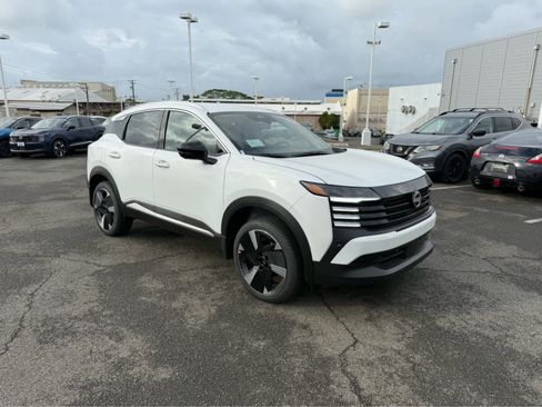 New 2026 Nissan Kicks SR FWD image 2