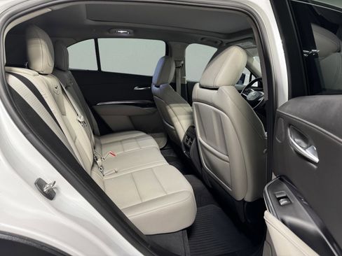 Used 2022 Cadillac XT4 Luxury w/ Driver Awareness Package FWD image 13