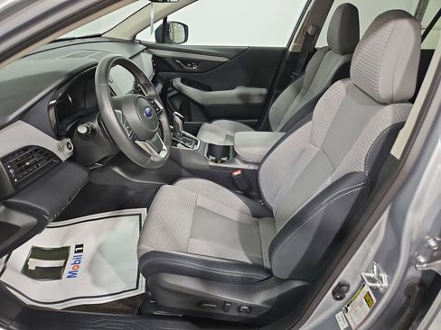 Certified 2025 Subaru Outback Premium AWD/4WD image 10