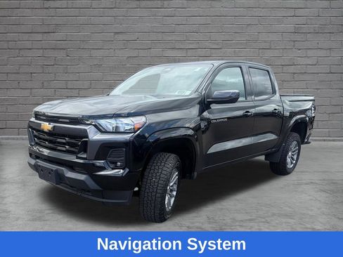Used 2023 Chevrolet Colorado LT w/ LT Convenience Package II AWD/4WD image 4