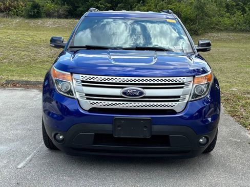 Used 2013 Ford Explorer XLT FWD image 2