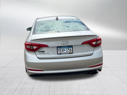 Used 2015 Hyundai Sonata SE w/ Option Group 09 FWD image 5