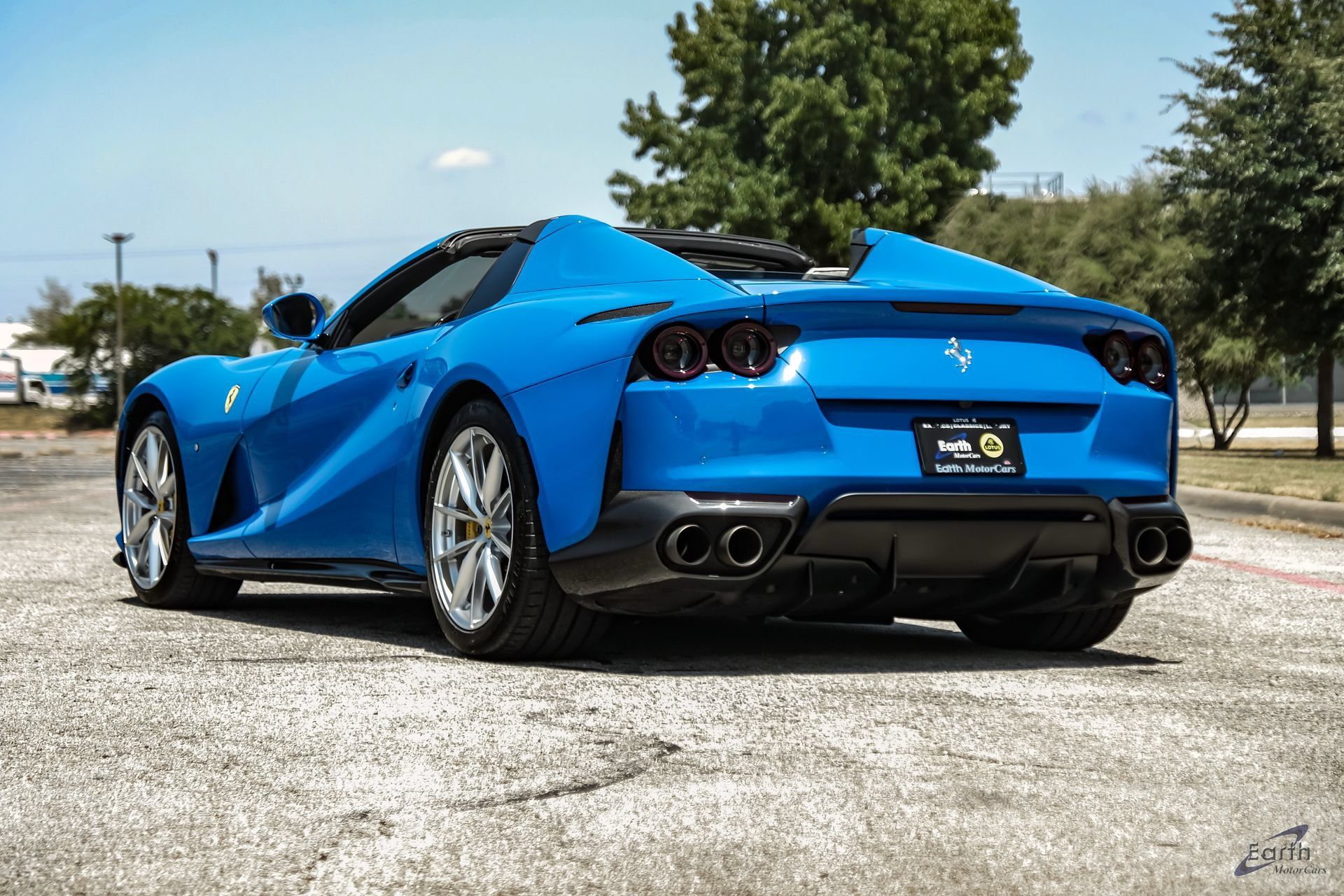 Used 2022 Ferrari 812 GTS RWD image 12