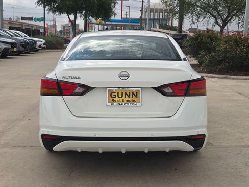 Certified 2025 Nissan Altima 2.5 S image 4