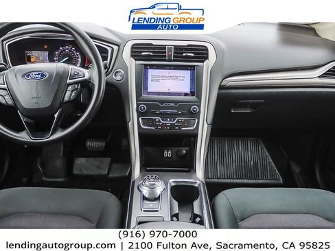 Used 2019 Ford Fusion SE image 11