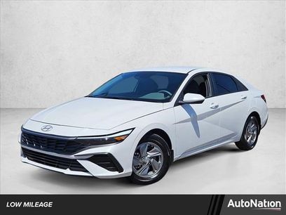 Used 2025 Hyundai Elantra SE