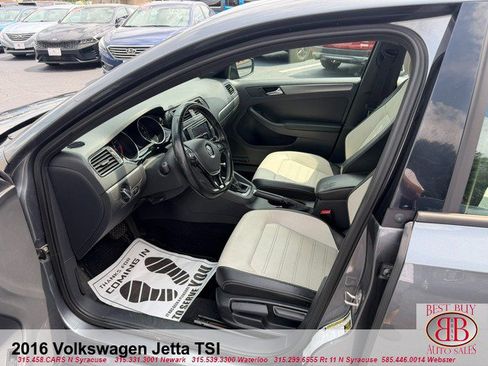 Used 2016 Volkswagen Jetta Sport FWD image 10