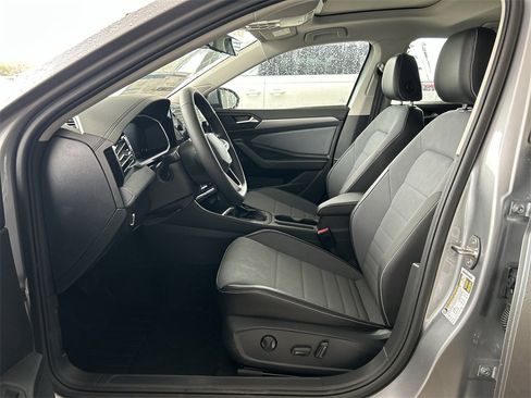 New 2026 Volkswagen Jetta SE image 10