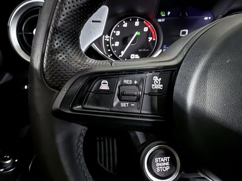 Used 2022 Alfa Romeo Giulia Veloce image 28