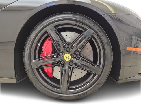 Used 2015 Ferrari F12 Berlinetta image 8