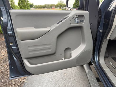 Used 2019 Nissan Frontier SV AWD/4WD image 10