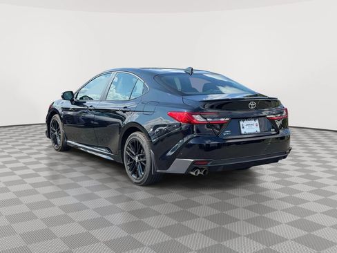 Used 2025 Toyota Camry SE AWD/4WD image 5