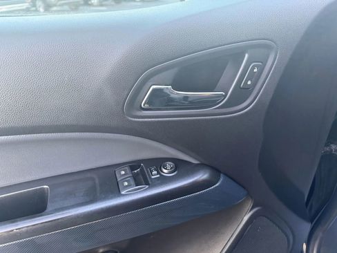 Used 2015 Chevrolet Colorado Z71 image 12