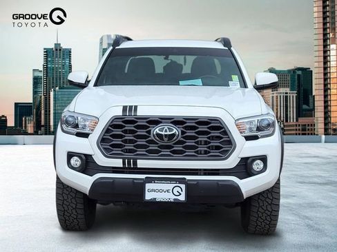 Used 2022 Toyota Tacoma TRD Off-Road AWD/4WD image 8