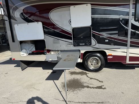 Used 2013 Chevrolet Express 4500 280DS w/ RV Package image 15