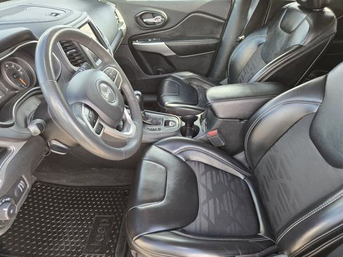 Used 2022 Jeep Cherokee Latitude image 8