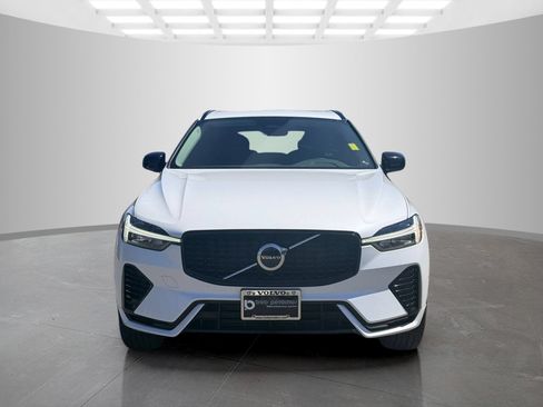 Used 2023 Volvo XC60 T8 Plus AWD/4WD image 2