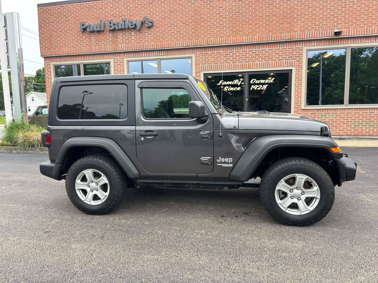 Used 2020 Jeep Wrangler Sport AWD/4WD image 30