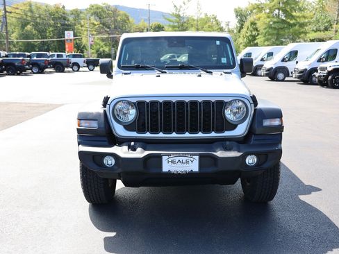 Used 2024 Jeep Wrangler Sport S image 6