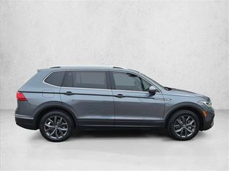 Used 2022 Volkswagen Tiguan SE video 4