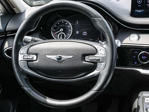Used 2025 Genesis GV70 2.5T AWD/4WD image 16