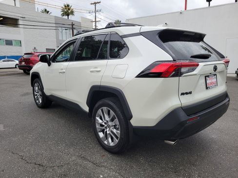 Certified 2022 Toyota RAV4 XLE Premium image 7