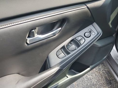 Used 2020 Nissan Sentra SV FWD image 12