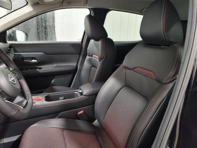 Used 2025 Nissan Kicks SR AWD/4WD image 15