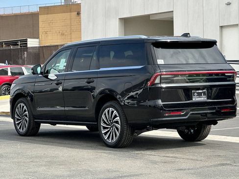 New 2026 Lincoln Navigator L Black Label AWD/4WD image 5