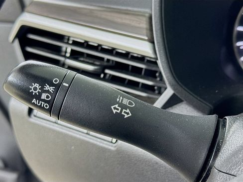 Used 2024 Nissan Altima 2.5 SV FWD image 15