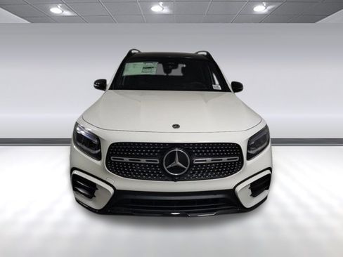 Used 2024 Mercedes-Benz GLB 250 image 2