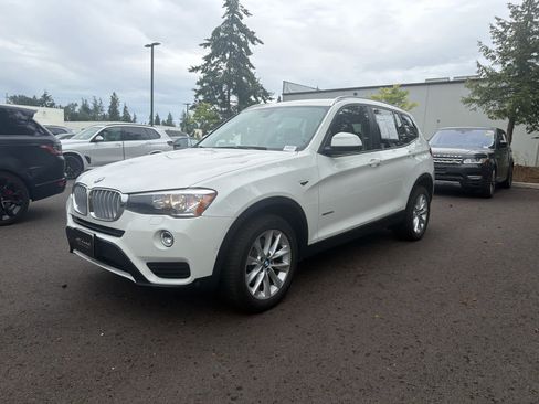 Used 2017 BMW X3 xDrive28i AWD/4WD image 2