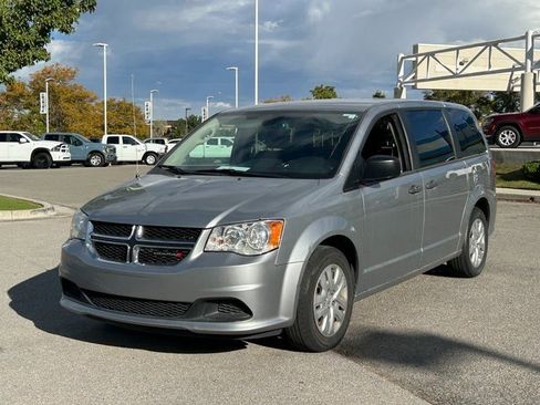 Used 2019 Dodge Grand Caravan SE image 8