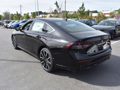 New 2026 Honda Accord Touring image 7