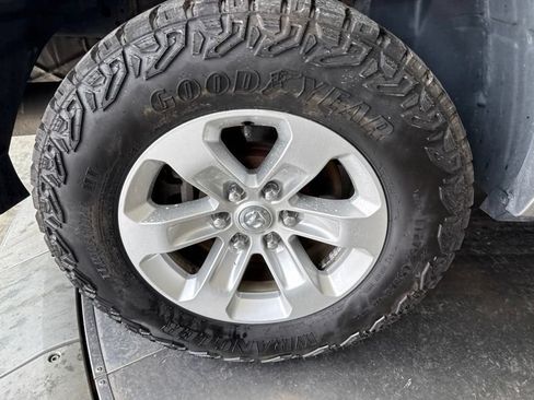 Used 2020 RAM 1500 Laramie RWD image 8