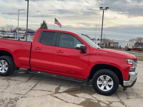 Used 2021 Chevrolet Silverado 1500 LT image 2