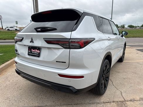 New 2026 Mitsubishi Outlander LE FWD image 4