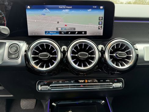 Used 2022 Mercedes-Benz GLB 250 4MATIC image 25