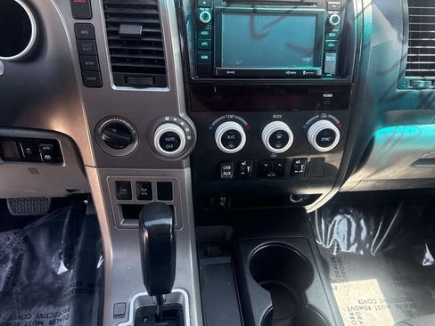 Used 2017 Toyota Sequoia SR5 AWD/4WD image 14