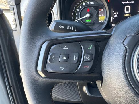 Used 2024 Jeep Wrangler Unlimited w/ Convenience Group AWD/4WD image 17