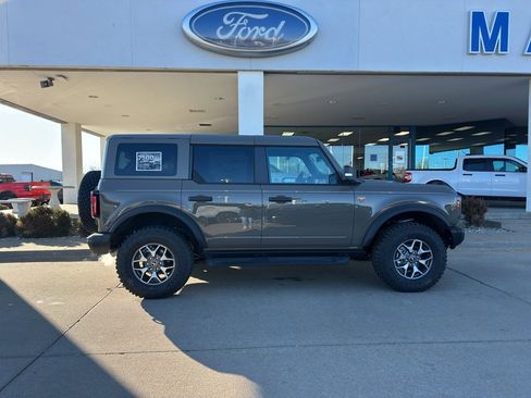 New 2025 Ford Bronco Badlands AWD/4WD image 3