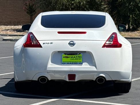Used 2014 Nissan 370Z Touring RWD image 11