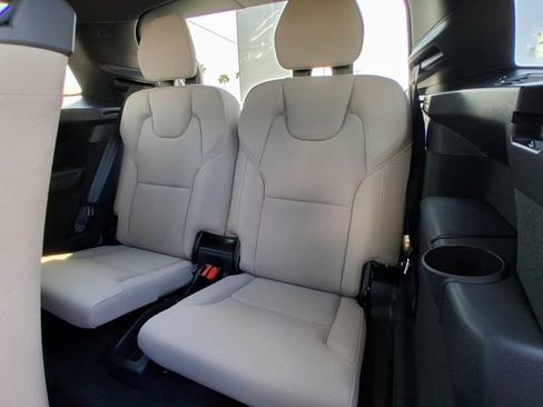 New 2026 Volvo XC90 T8 Plus w/ Protection Package Premier AWD/4WD image 18
