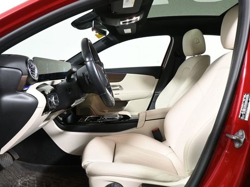 Used 2022 Mercedes-Benz A 220 image 3