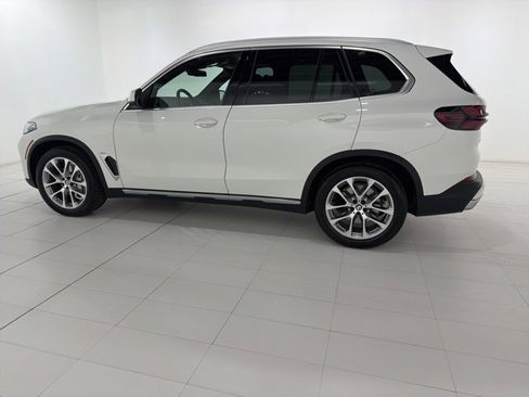 Used 2026 BMW X5 xDrive40i w/ Climate Comfort Package image 2