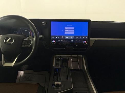 Used 2025 Lexus GX 550 w/ Accessory Package (2T) AWD/4WD image 23