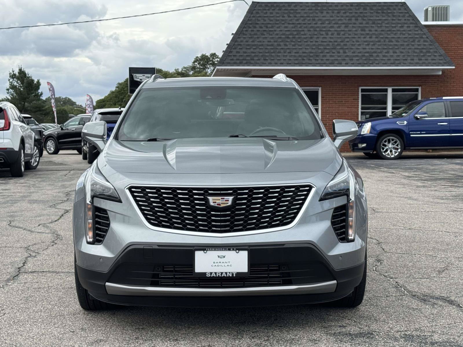 Certified 2023 Cadillac XT4 Premium Luxury w/ Cold Weather Package AWD/4WD image 2