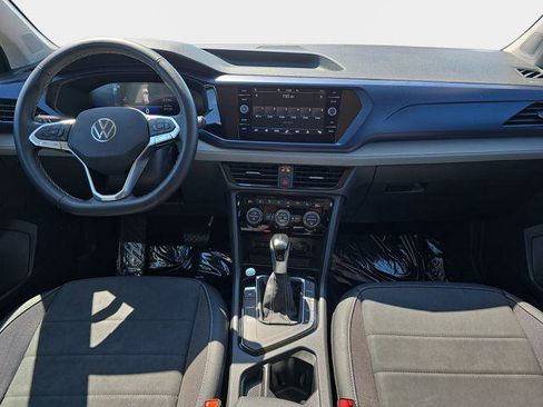 Used 2024 Volkswagen Taos SE FWD image 10