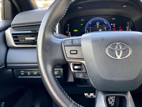 Used 2025 Toyota Camry SE FWD image 23